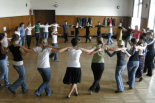 Tańce izraelskie w kole w Klubie Kobiet Kreatywnych
